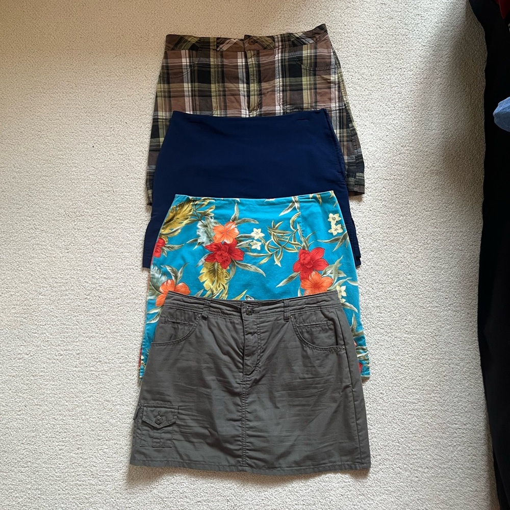 Not available til April 4 
woman’s SKORTS